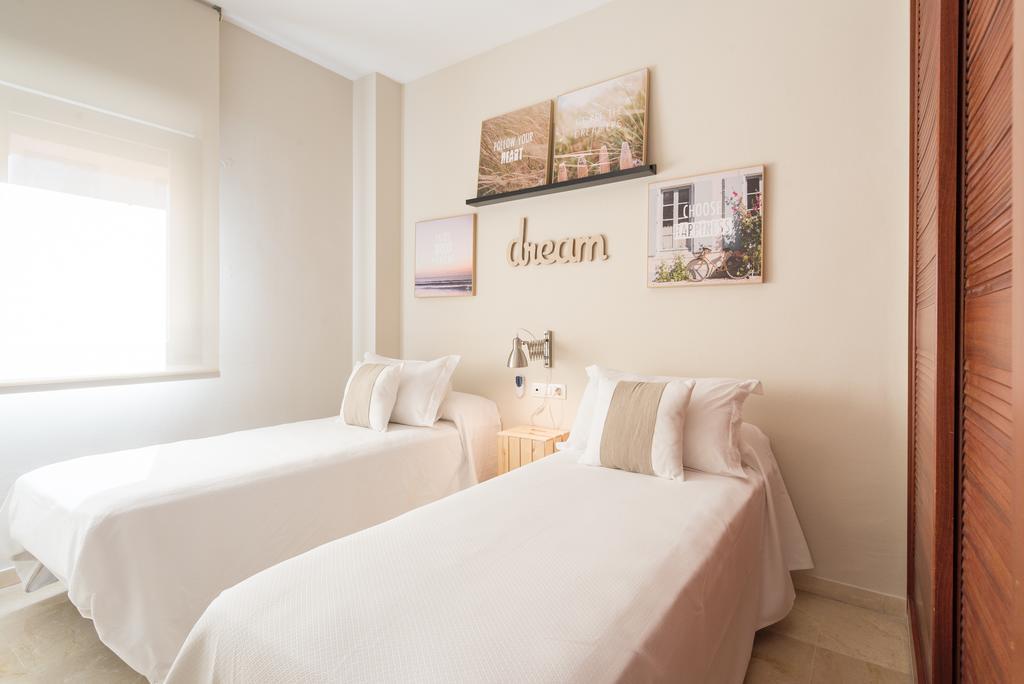 Alameda De Colon Relax & Quiet Business & Family Apartman Málaga Kültér fotó